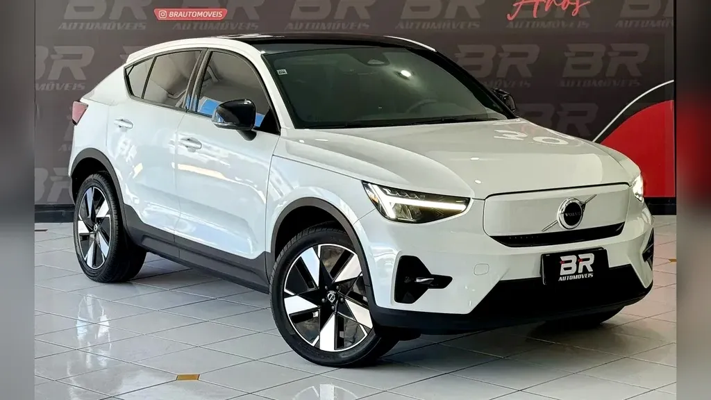 Foto de um volvo c40 recharge