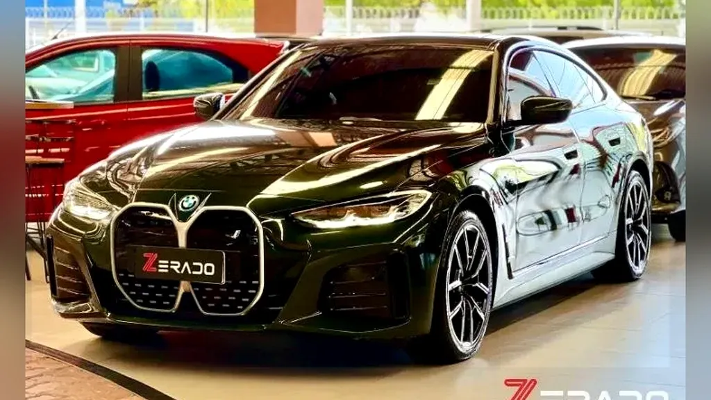 Foto de um bmw i4 edrive35