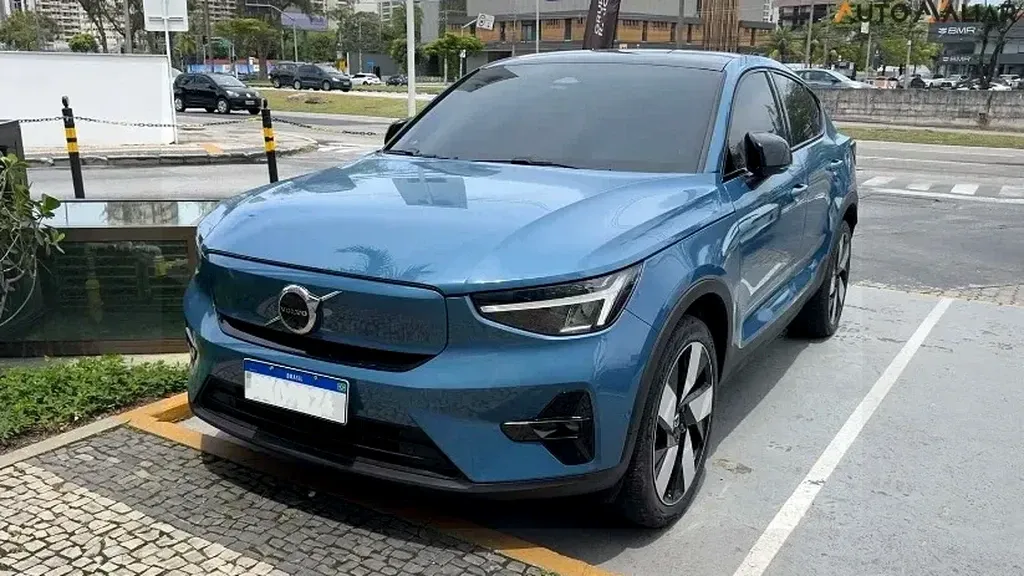 Foto de um volvo c40 recharge