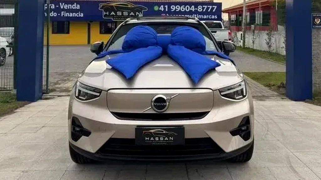 Foto de um volvo xc40 recharge
