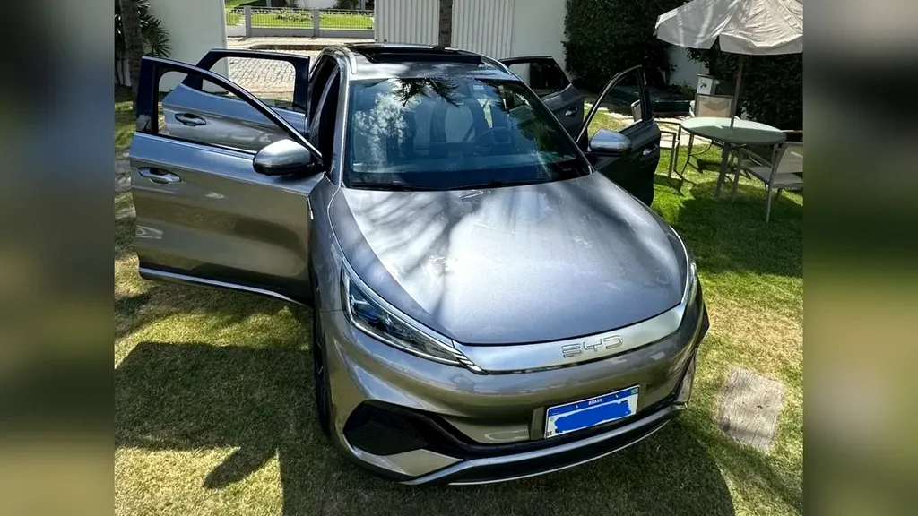 Foto de um byd yuan plus