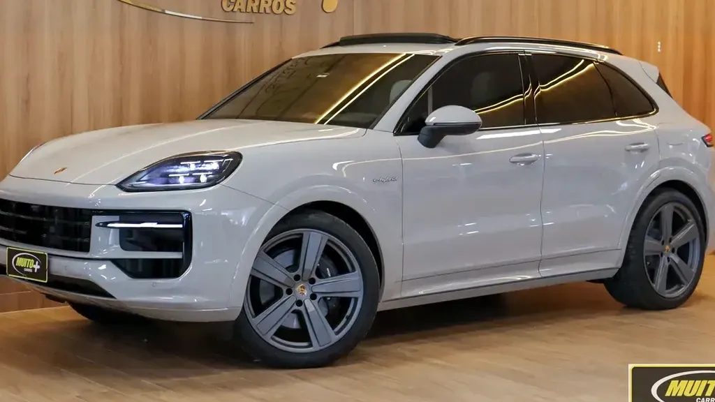 Foto de um porsche cayenne e-hybrid