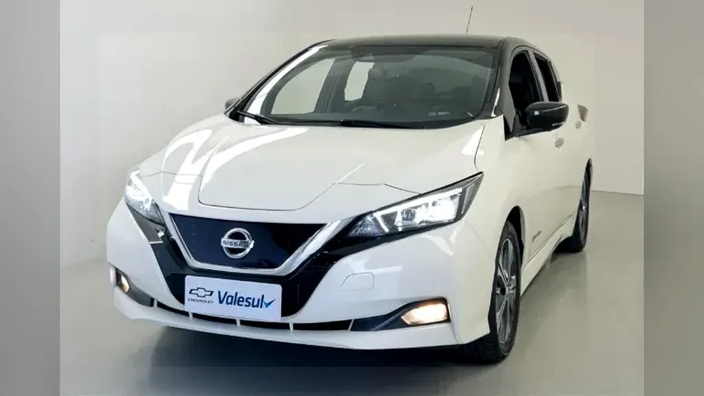 Foto de um nissan leaf