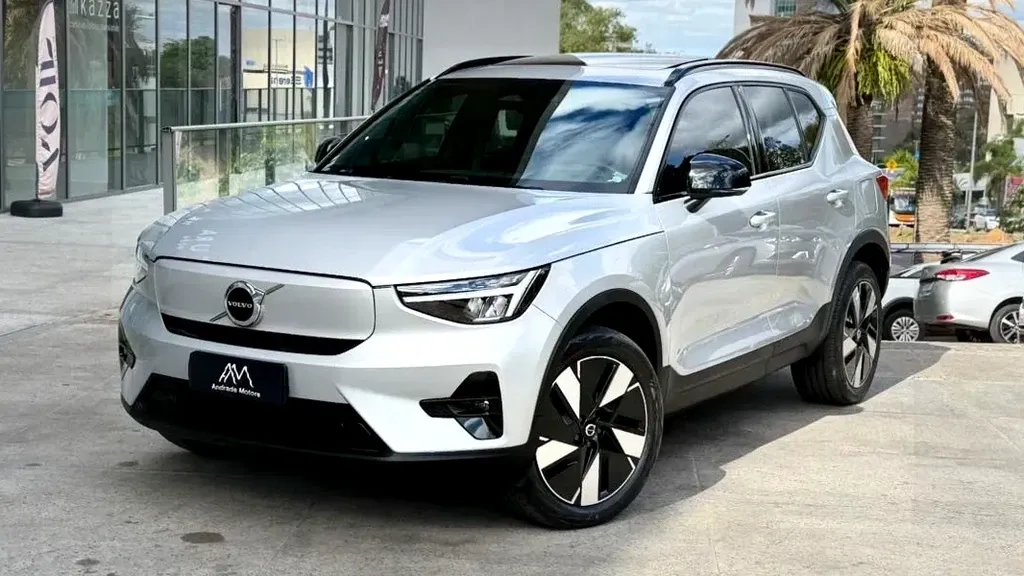 Foto de um volvo xc40 recharge