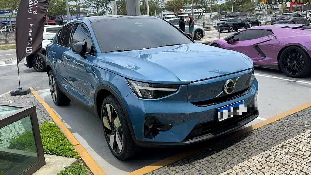 Foto de um volvo c40 recharge
