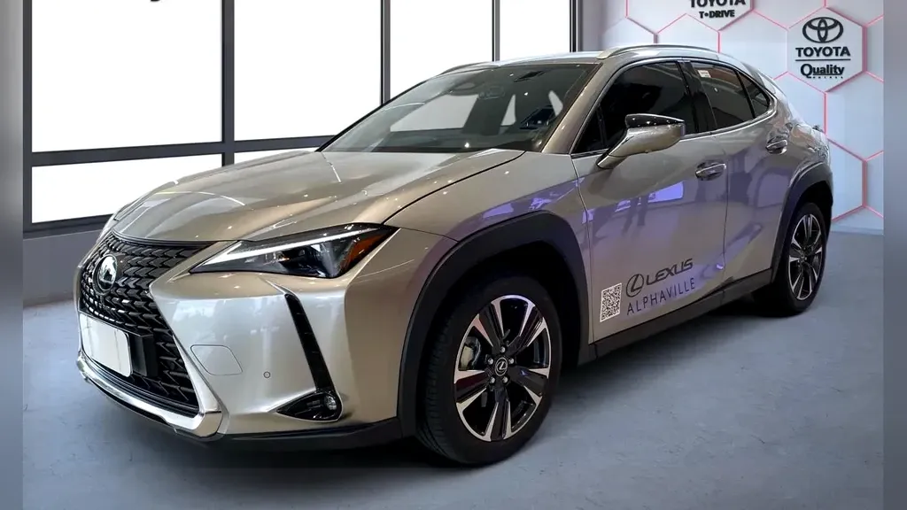 Foto de um lexus ux 300e