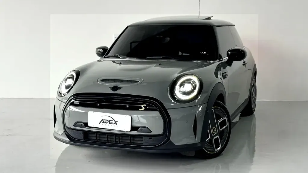 Foto de um mini cooper se