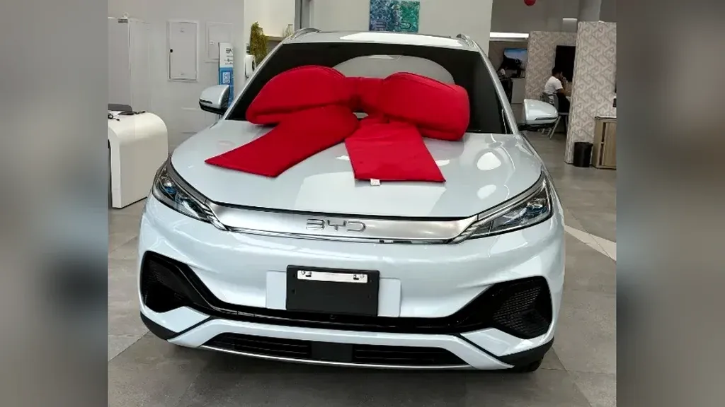 Foto de um byd yuan plus