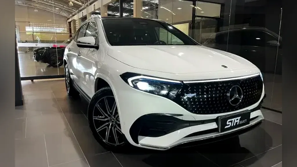 Foto de um mercedes eqa 250