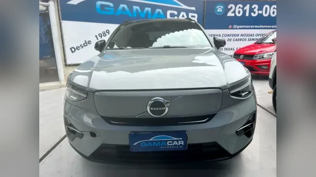 Foto de um volvo xc40 recharge