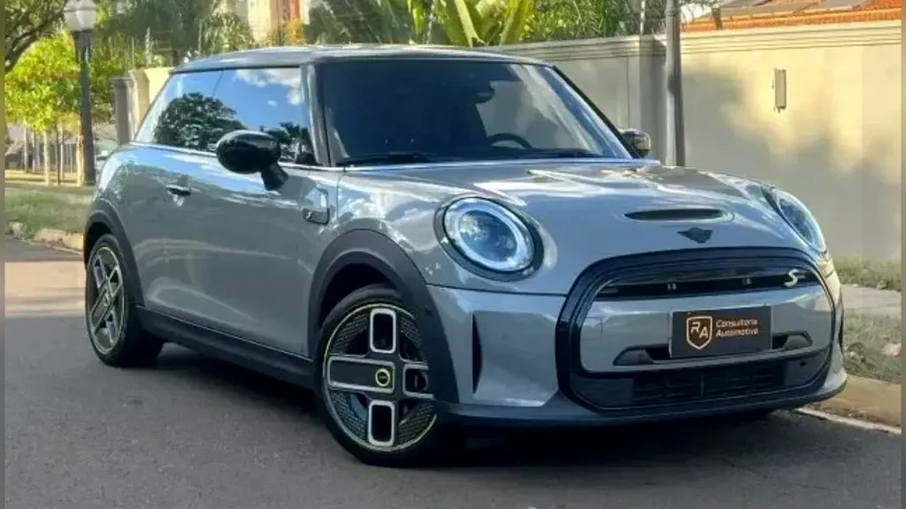 Foto de um mini cooper se