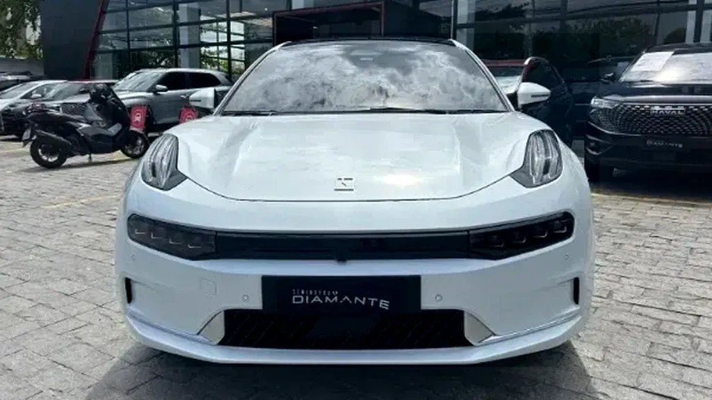 Foto de um zeekr 001