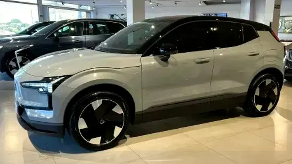 Foto de um volvo ex30
