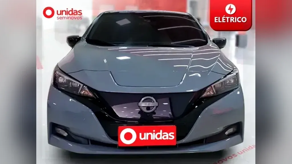 Foto de um nissan leaf