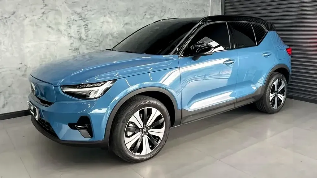 Foto de um volvo xc40 recharge