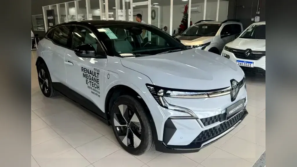 Foto de um renault megane e-tech electric