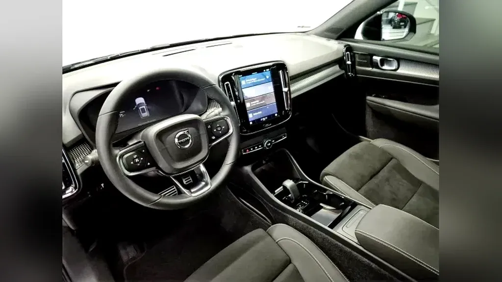 Foto de um volvo xc40 recharge