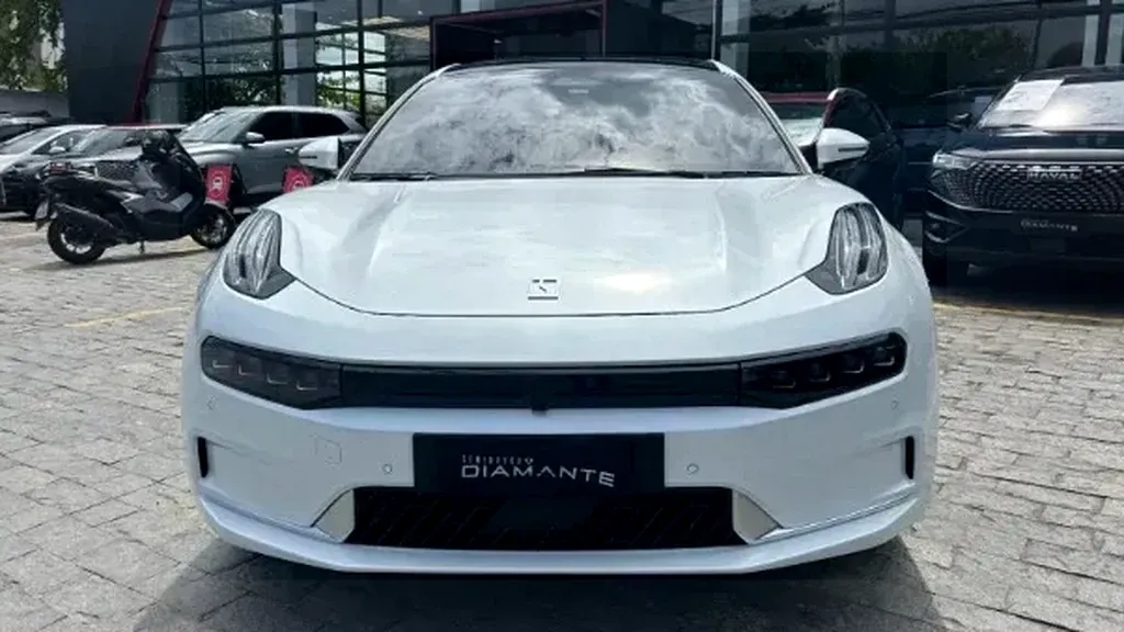 Foto de um zeekr 001