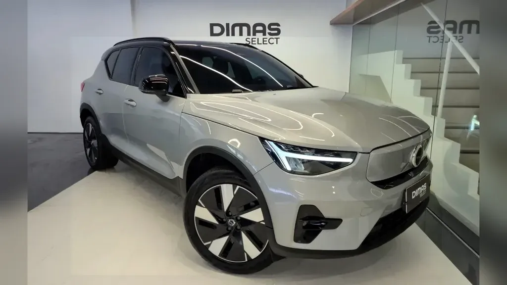 Foto de um volvo xc40 recharge