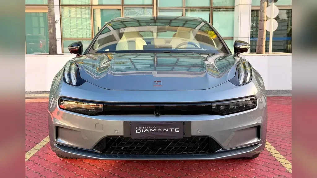 Foto de um zeekr 001