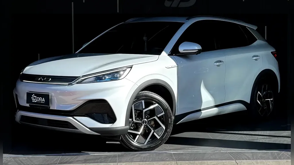 Foto de um byd yuan plus