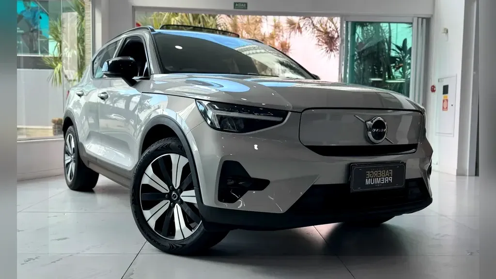Foto de um volvo xc40 recharge