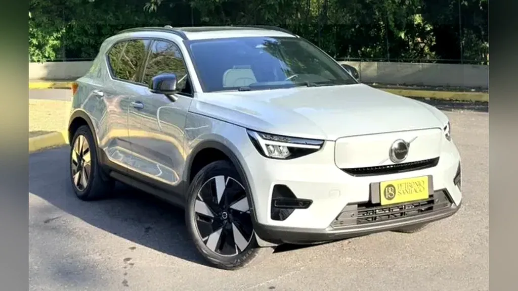 Foto de um volvo ex40