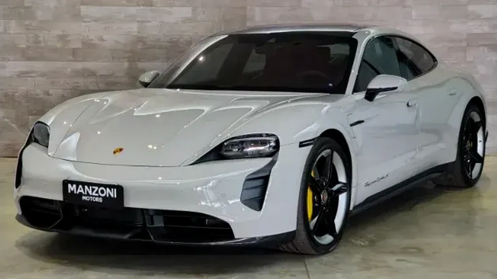 Foto de um porsche taycan