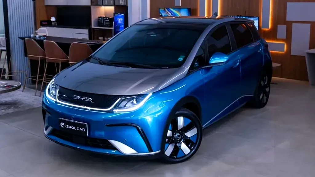 Foto de um byd dolphin plus