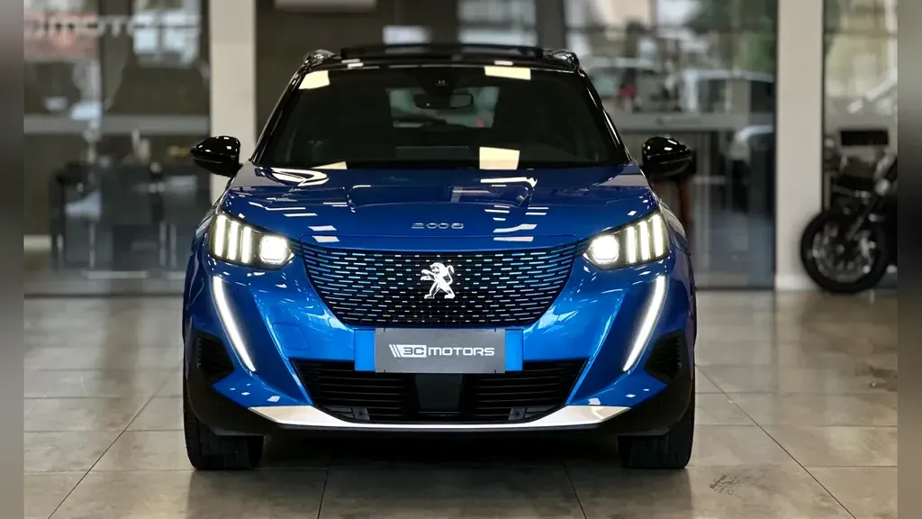 Foto de um peugeot e-2008