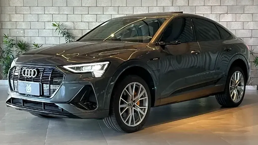 Foto de um audi e-tron s sportback