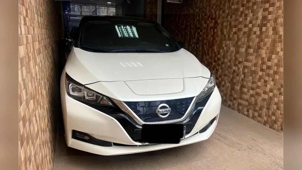 Foto de um nissan leaf