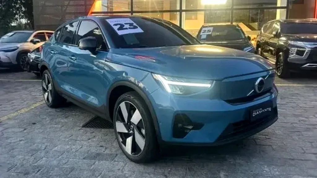 Foto de um volvo c40 recharge