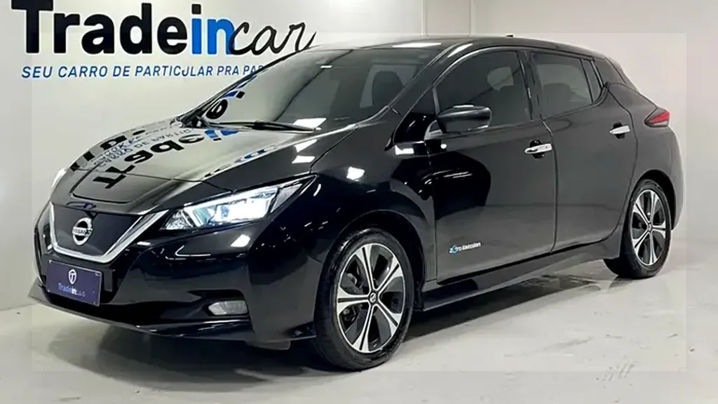Foto de um nissan leaf