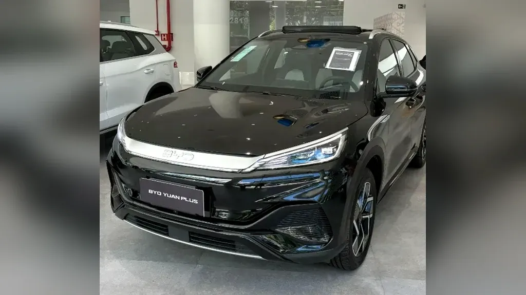 Foto de um byd yuan plus