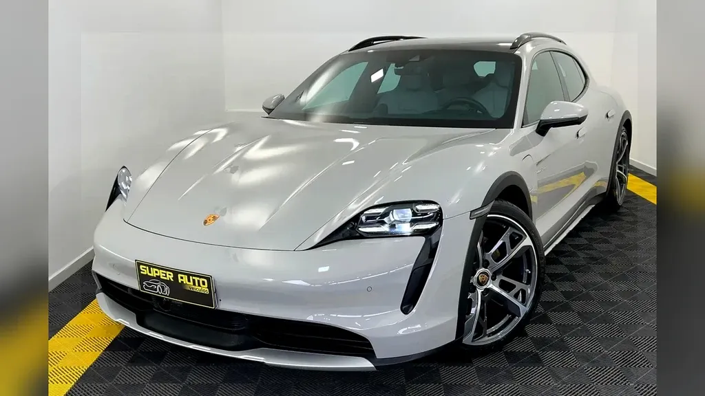 Foto de um porsche taycan