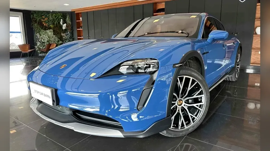 Foto de um porsche taycan