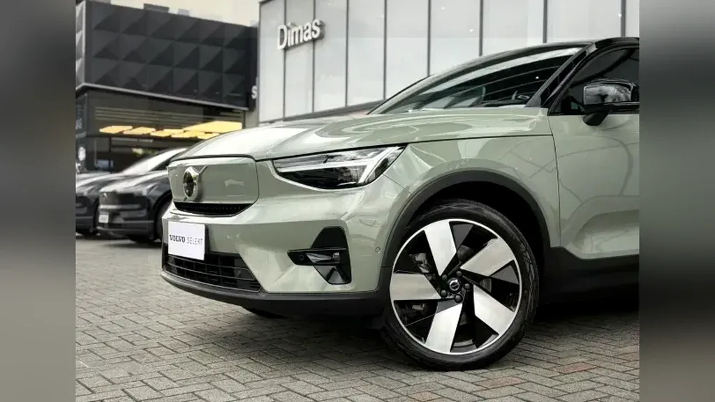 Foto de um volvo c40 recharge