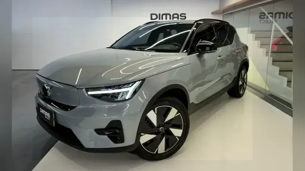 Foto de um volvo xc40 recharge