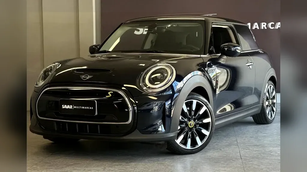 Foto de um mini cooper se