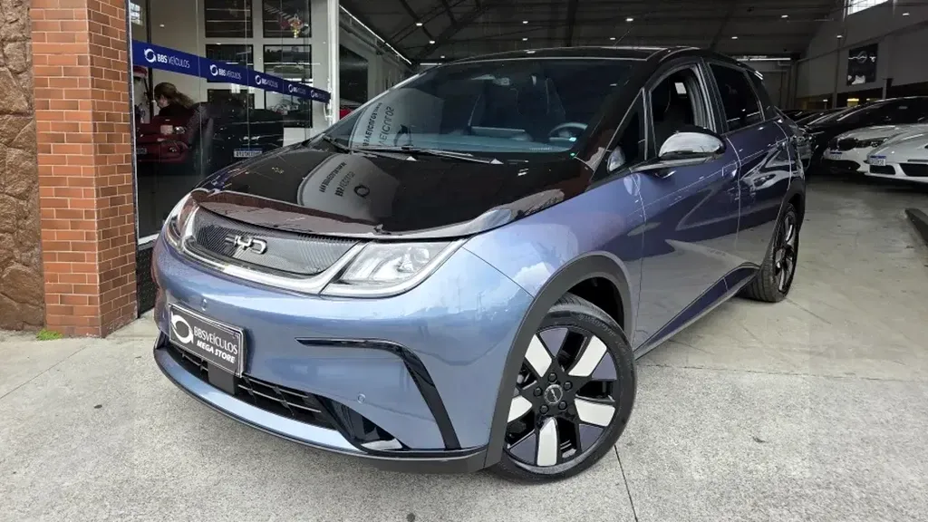 Foto de um byd dolphin plus