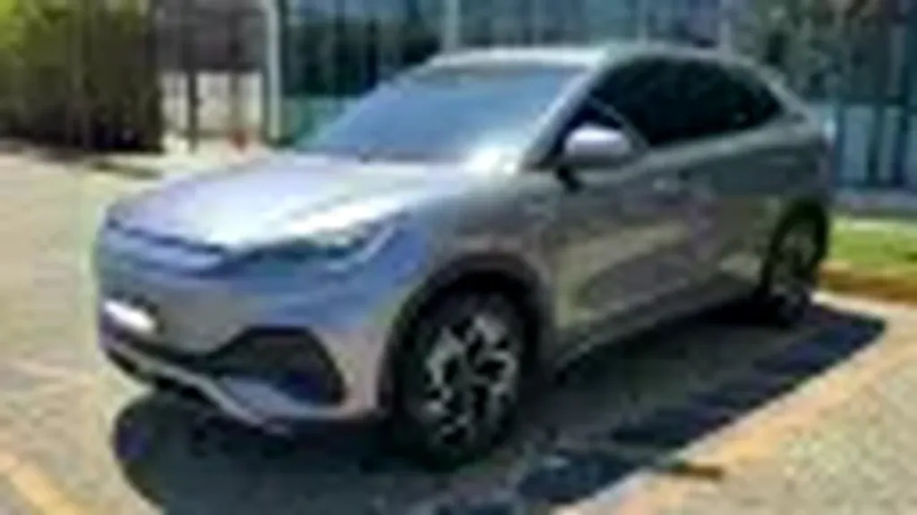 Foto de um byd yuan plus