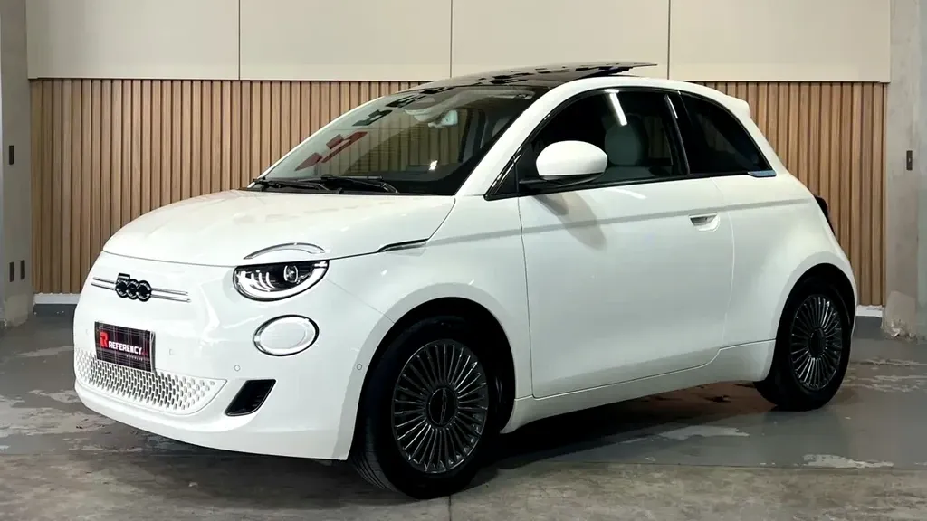 Foto de um fiat 500e