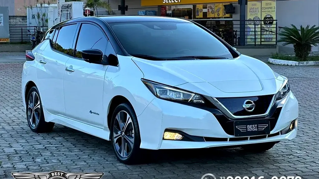 Foto de um nissan leaf