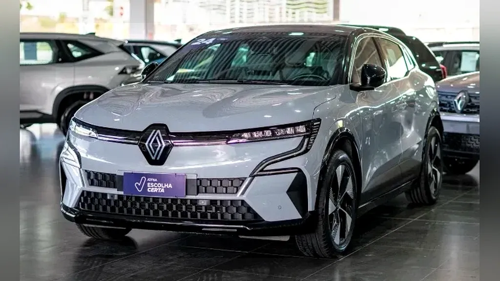 Foto de um renault megane e-tech electric