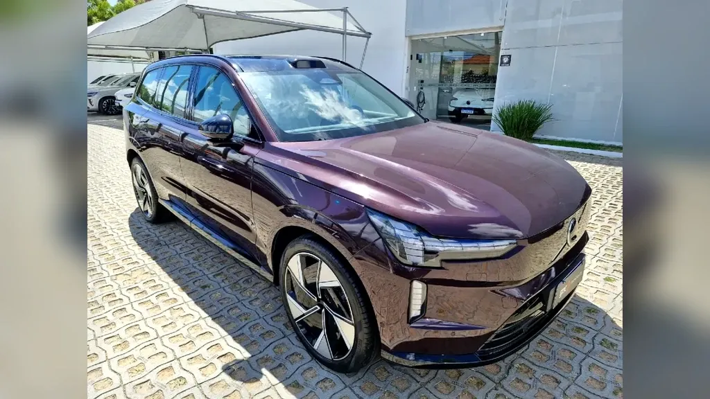 Foto de um volvo ex90