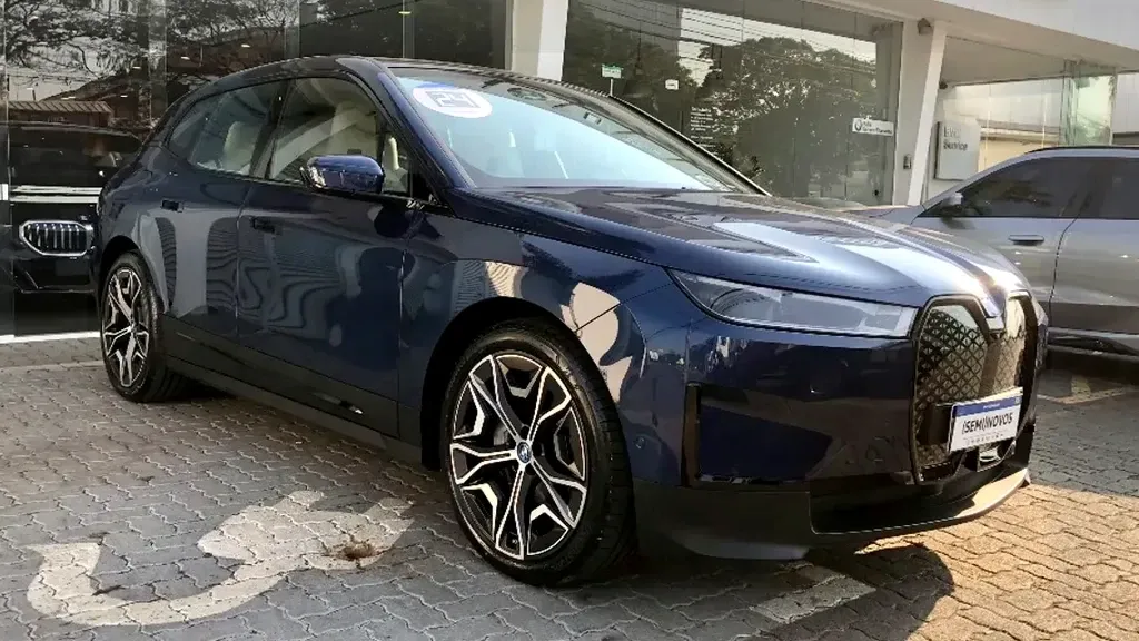 Foto de um bmw ix