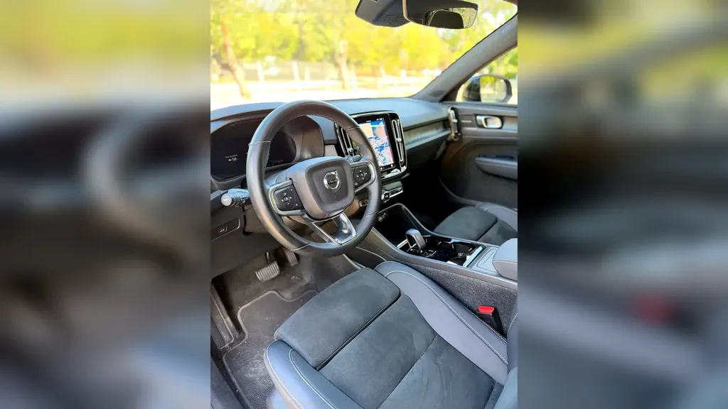 Volvo XC40 Recharge - Imagem 5