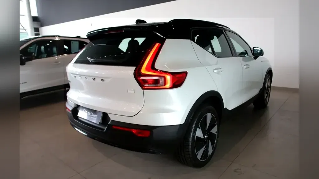 Volvo XC40 Recharge - Imagem 9