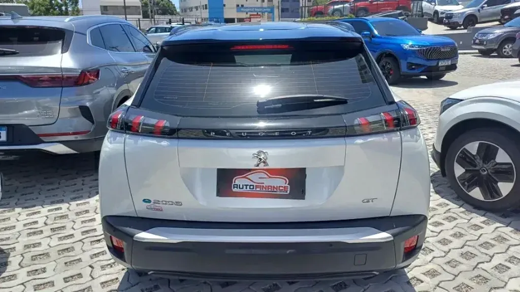 Peugeot E-2008 - Imagem 6